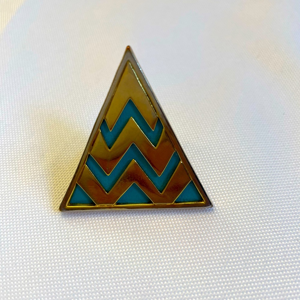 Lulu’s Chevron Ring - Picture 2 of 4